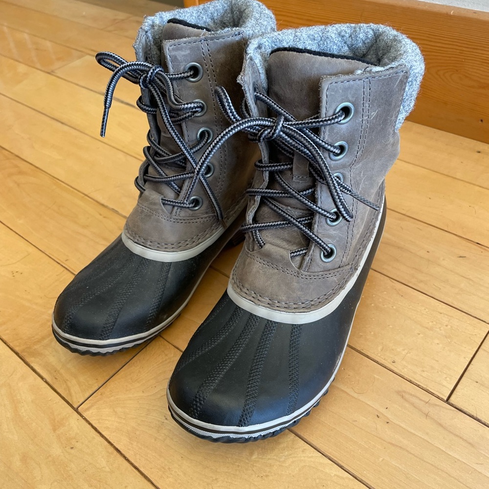 Sorel Winter Boots - barely worn